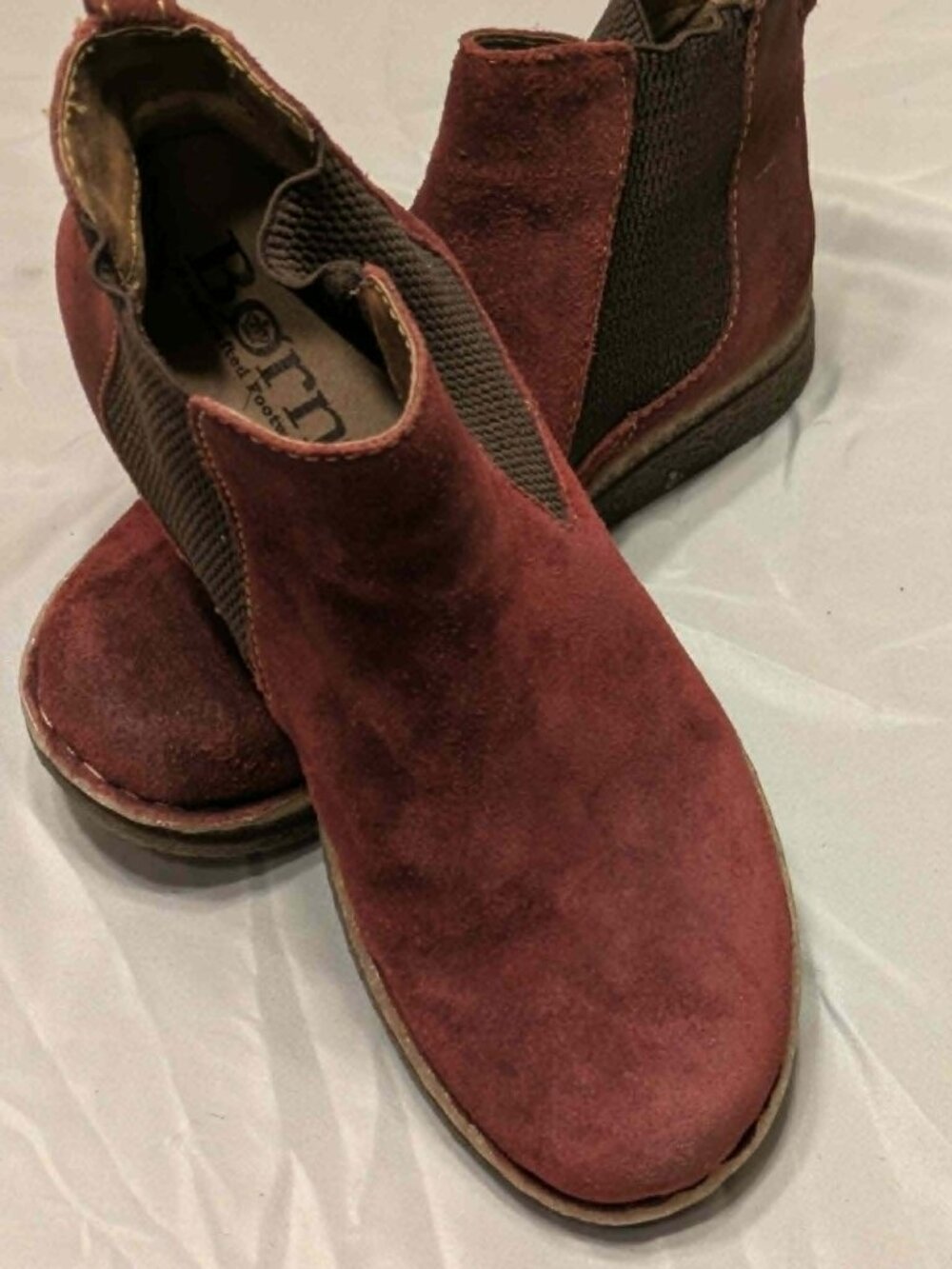 Born Chelsea Ankle Boots Womens Size 8 Burgundy Suede Leather Elastic Sides